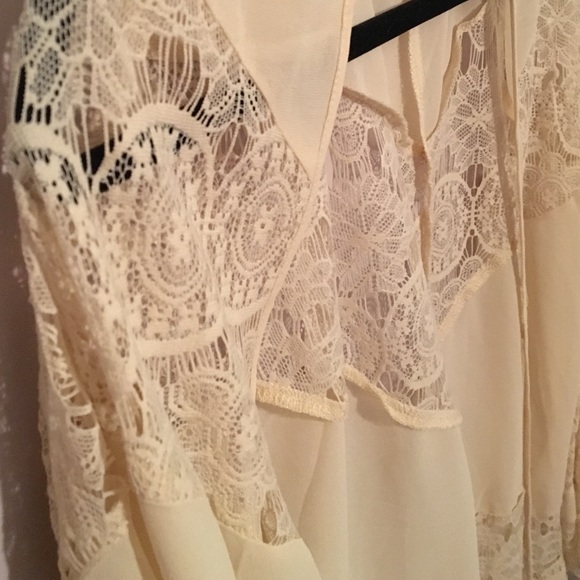 Kimono - Picture 2 of 3