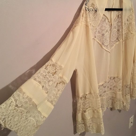 Kimono - Picture 3 of 3