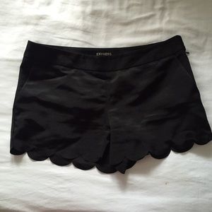 Express Scallop Shorts