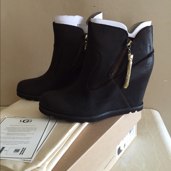 NEW UGG MYRNA LODGE. ANKLE BOOT. - Picture 2 of 4
