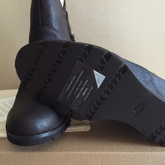 NEW UGG MYRNA LODGE. ANKLE BOOT. - Picture 4 of 4