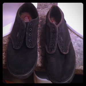 SIZE 7 BLACK VANS WITHOUT LACES