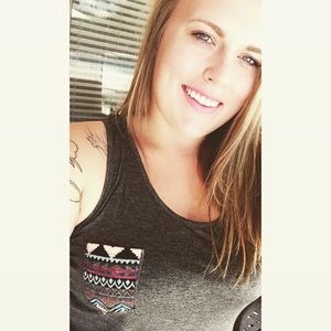 Meet your Posher, Alyson