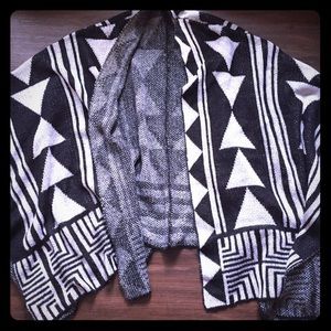 Gently pre-love Ruana size OS - Charlotte Russe