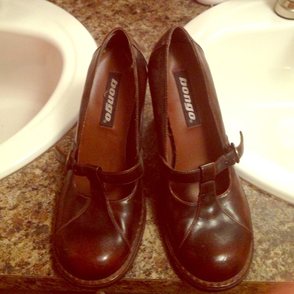 SIZE 7 BROWN BONGO HIGH HEELS