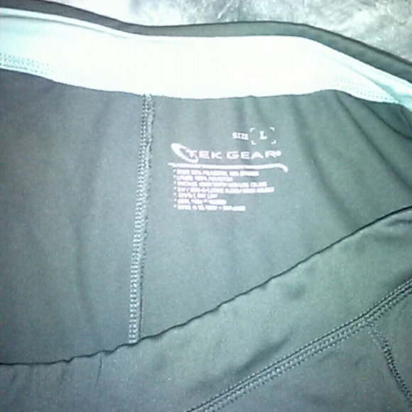 Workout shorts - Picture 2 of 3