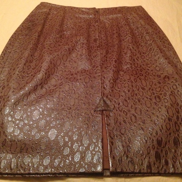 Skirt - Picture 2 of 3