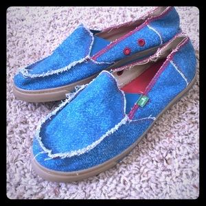 Blue "Sanuk" slip-on casual shoes, size 7