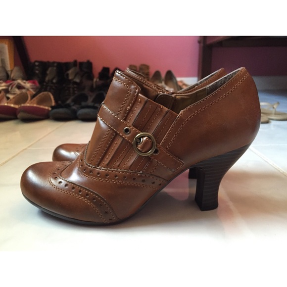 White Mountain Brown Cowboy Heeled Booties