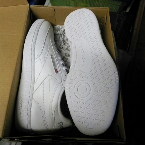 BRAND NEW Reebok sneakers