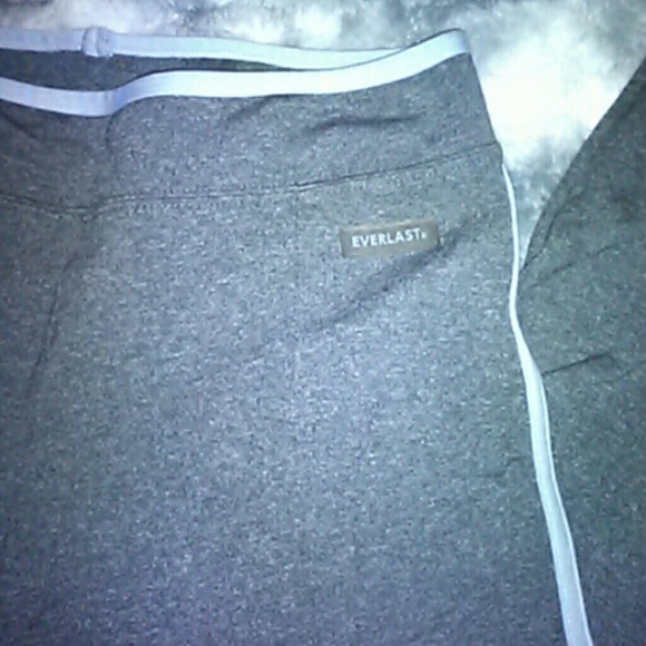 Workout capris - Picture 2 of 4