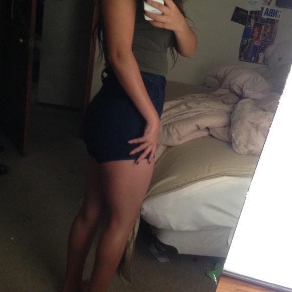 🔥5$ SALE🔥High high waisted Jean shorts - Picture 2 of 2