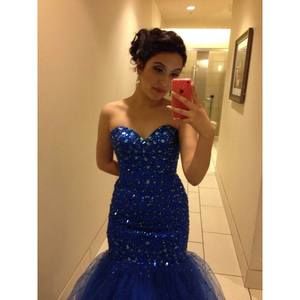 Meet your Posher, Linette