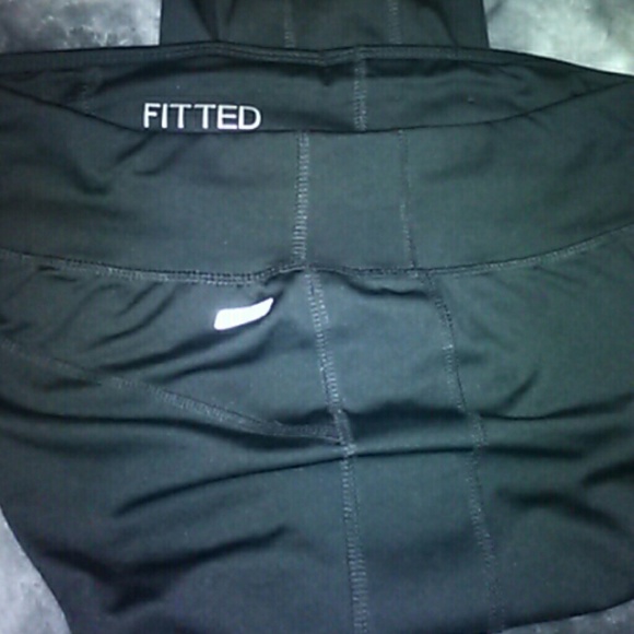 Workout capris - Picture 3 of 4
