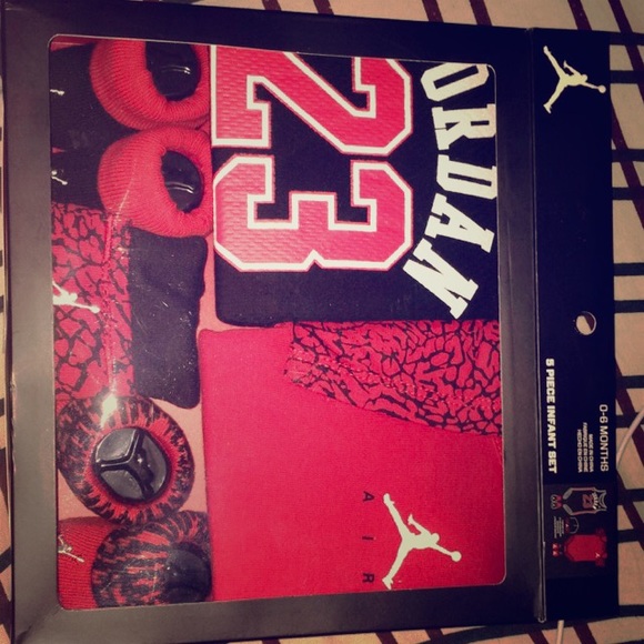 Baby Jordan set