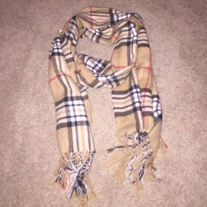 Cute and Soft Plaid Print Scarf