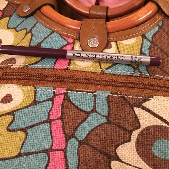 Mr write (now). Eyeliner