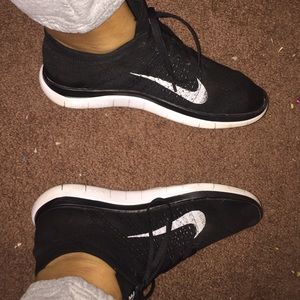 Black & white nike fly knits