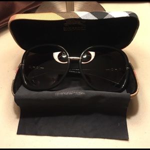 Burberry oversized sunglasses with case