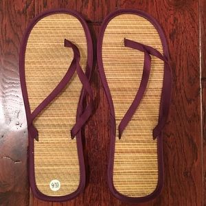 NWOT cute flip flops!