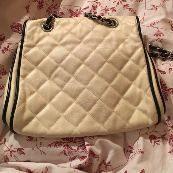 Cross Body Purse - Picture 2 of 4