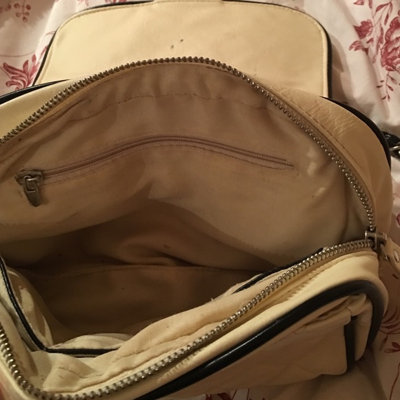 Cross Body Purse - Picture 3 of 4