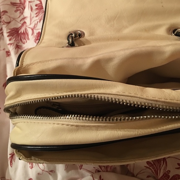 Cross Body Purse - Picture 4 of 4