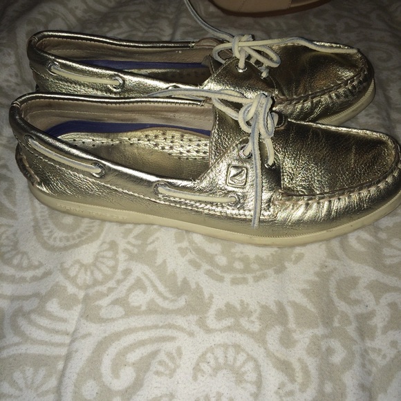 Sperry TopSider Gold Metallic Boat Shoe (size 7.5)
