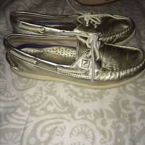 Sperry TopSider Gold Metallic Boat Shoe (size 7.5)