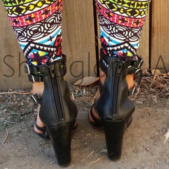 Black strappy chunky heels - Picture 2 of 4