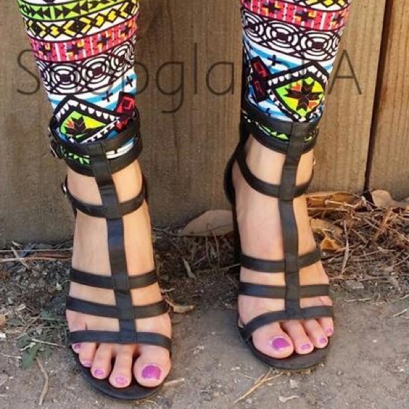 Black strappy chunky heels - Picture 3 of 4