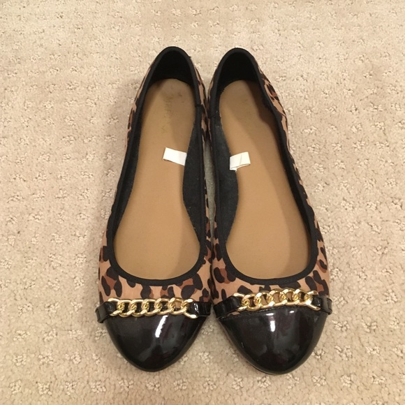 Leopard flats