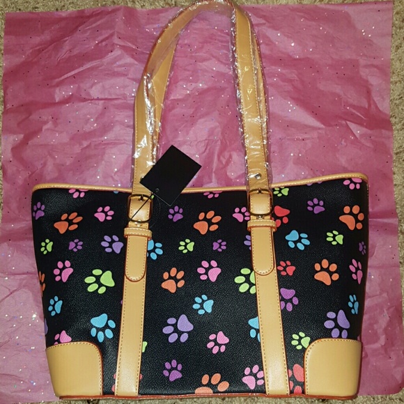 Bnwt black colored paw print  purse/ handbag
