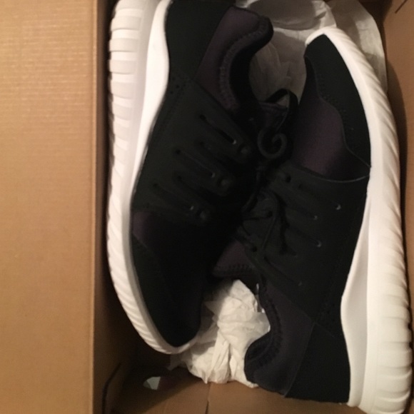 Adidas Tubular Radial