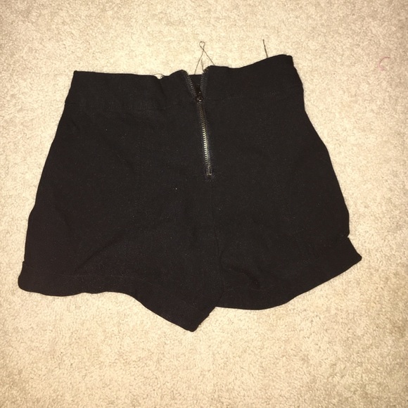 Black high waisted shorts - Picture 1 of 1
