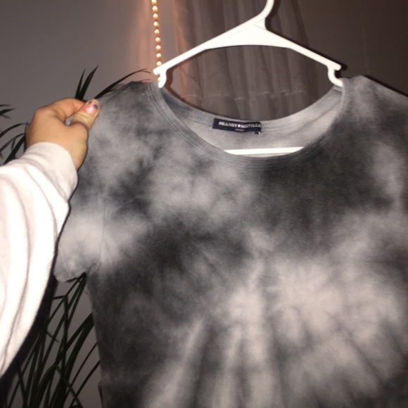 Brandy Melville crop top T shirt😍
