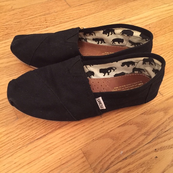 TOMS black canvas slip-ons - Picture 4 of 4