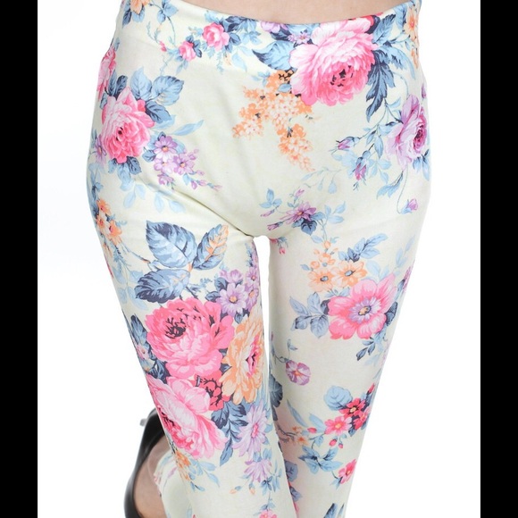 Beautiful Flower Printed Legging👍 - Picture 3 of 4