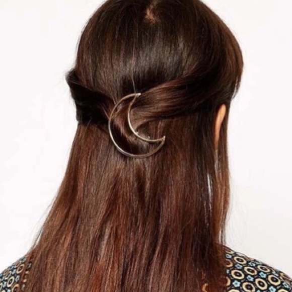 🌜🌚Gold Moon Hair Clip🌚🌛 - Picture 3 of 3