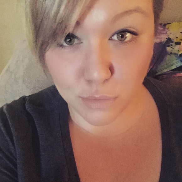 Meet your Posher, Caley