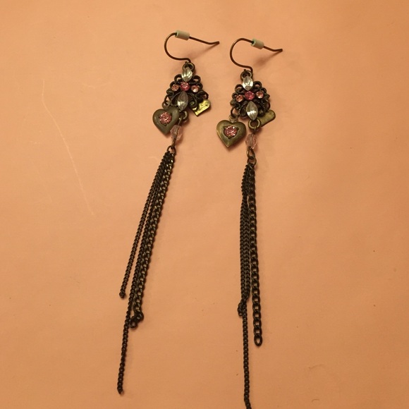 Hanging earring - Picture 1 of 4