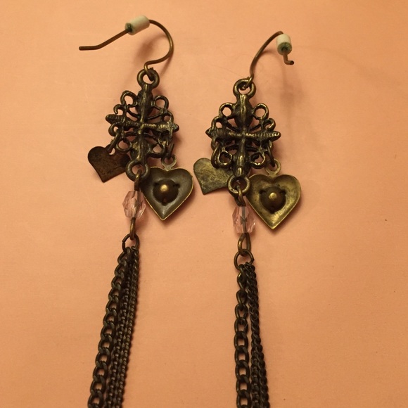 Hanging earring - Picture 3 of 4