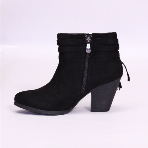 CARLY - Picture 4 of 4