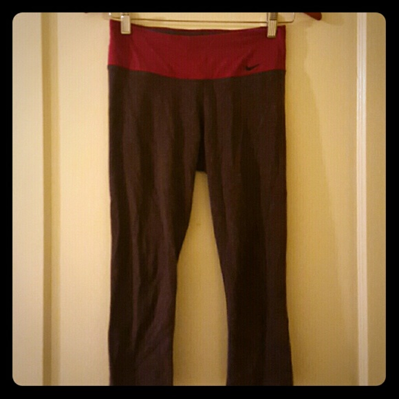 **** SOLD****NIKE dri-fit Capri Pants