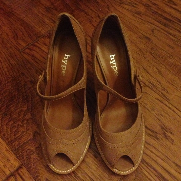 Wedge peep toe