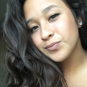 Meet your Posher, Stella