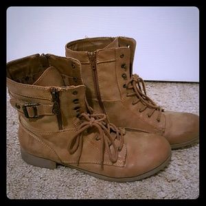 Ankle combat boots