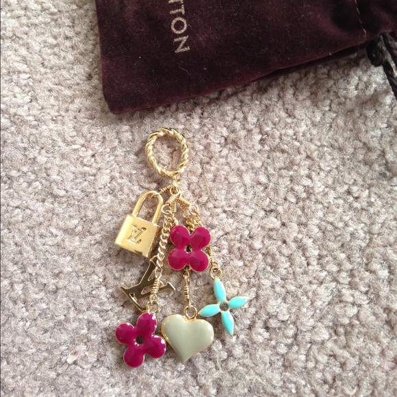 Necklace pendant/charm