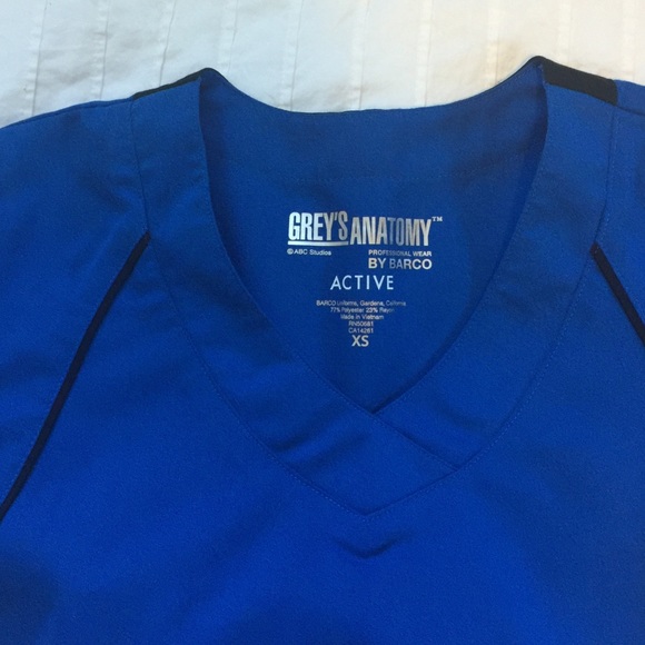 Grey's Anatomy Scrub Set - Picture 2 of 4