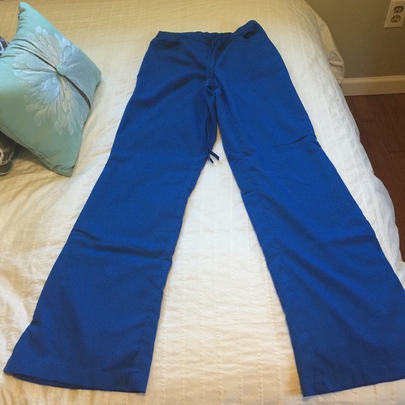 Grey's Anatomy Scrub Set - Picture 4 of 4